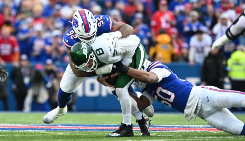 Blown out in Buffalo; Rodgers and Defense Flop in 40-14 Loss