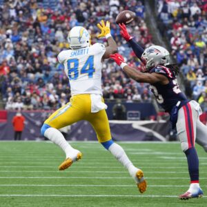 Jets get Smartt, Land Young Chargers Tight End