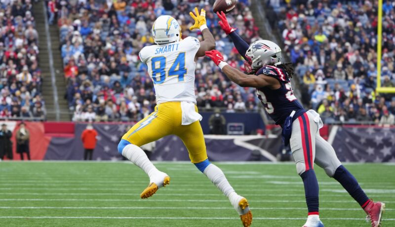 Jets get Smartt, Land Young Chargers Tight End