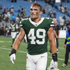Eight Jets Players new Brass Took Extra Time to see up Close