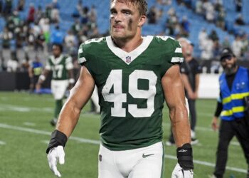 Eight Jets Players new Brass Took Extra Time to see up Close