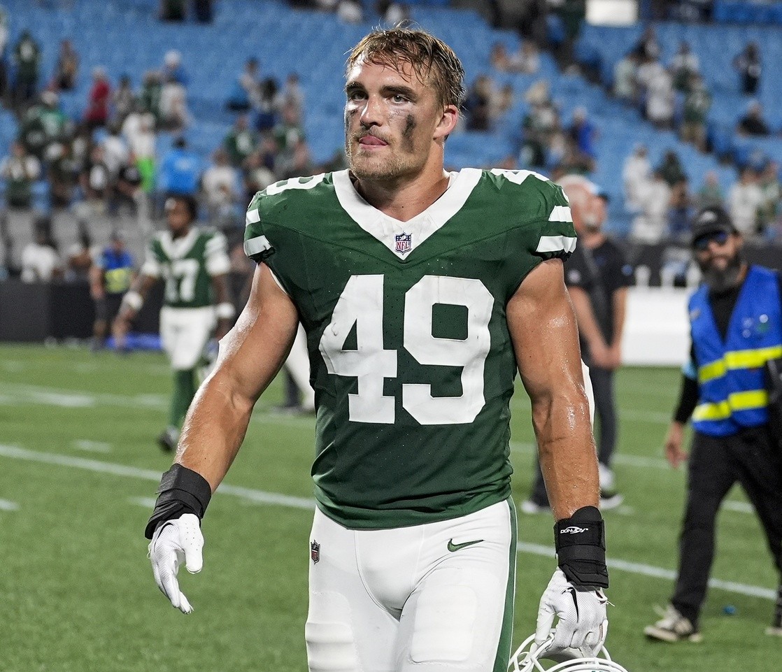 Eight Jets Players new Brass Took Extra Time to see up Close