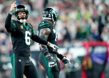 Jets Punt Thomas Morstead, add Kai Kroeger to Roster