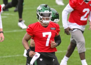Ranking all 32 Starting QB’s; Where Does Justin Fields Land?