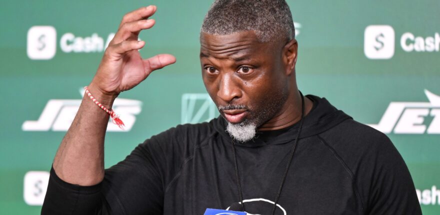 Aaron Glenn Praises Several Jets on day 1 of Mandatory Camp