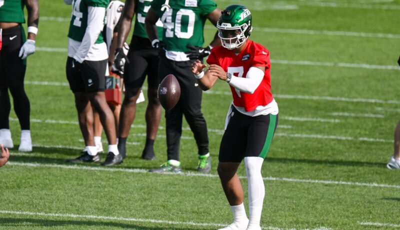 Justin Fields Injury Update: Day to Day