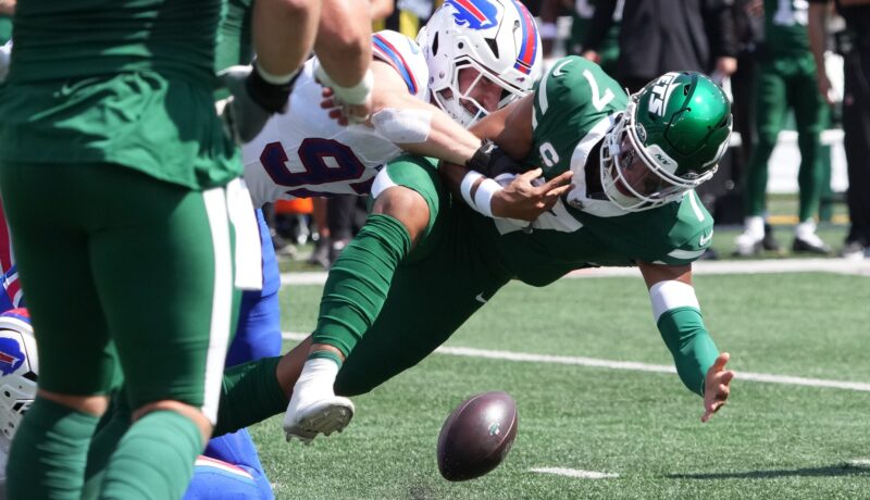 Justin Fields Falls Apart in Jets 30-10 Blowout Loss